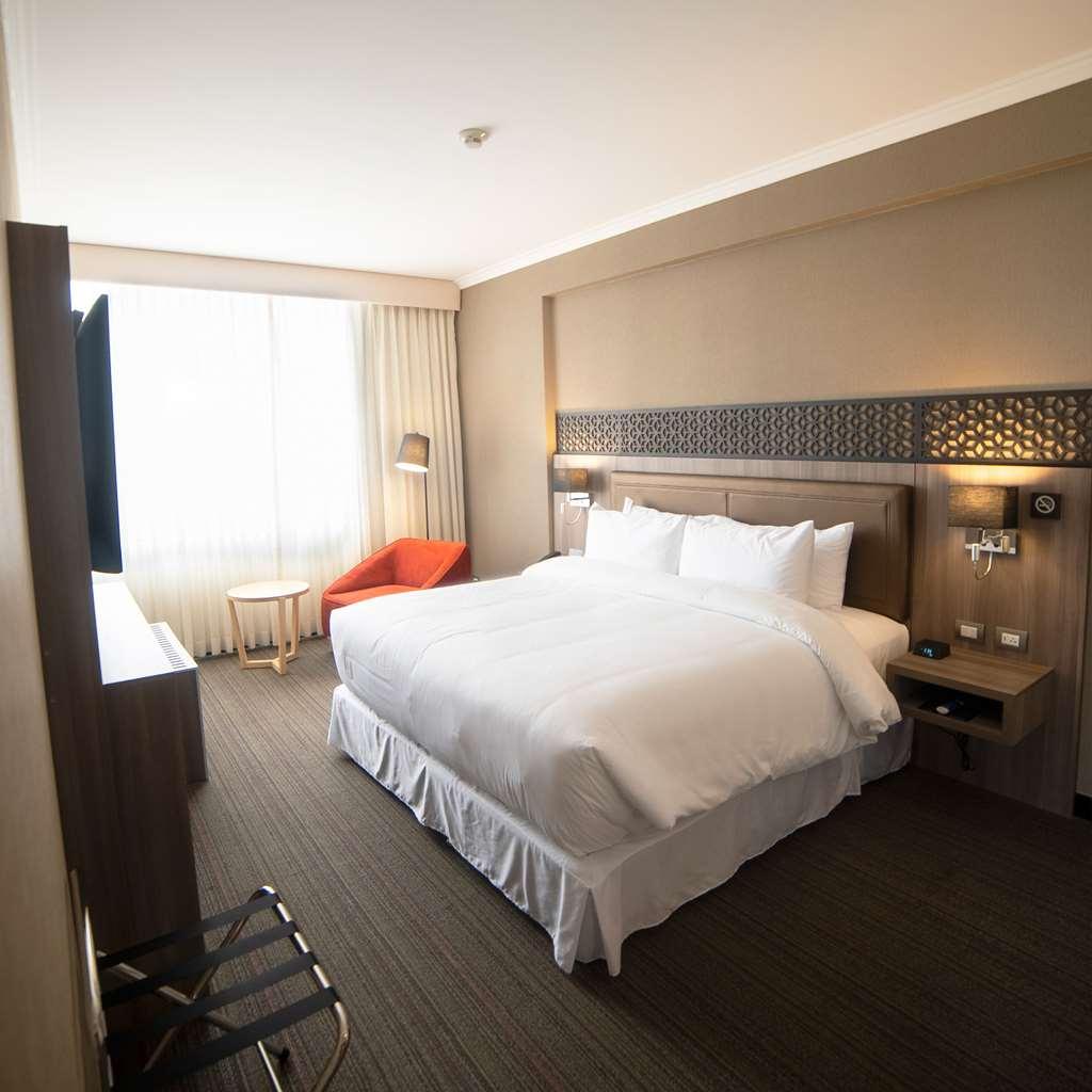 מלון Encalada Doubletree By Hilton Trujillo חדר תמונה