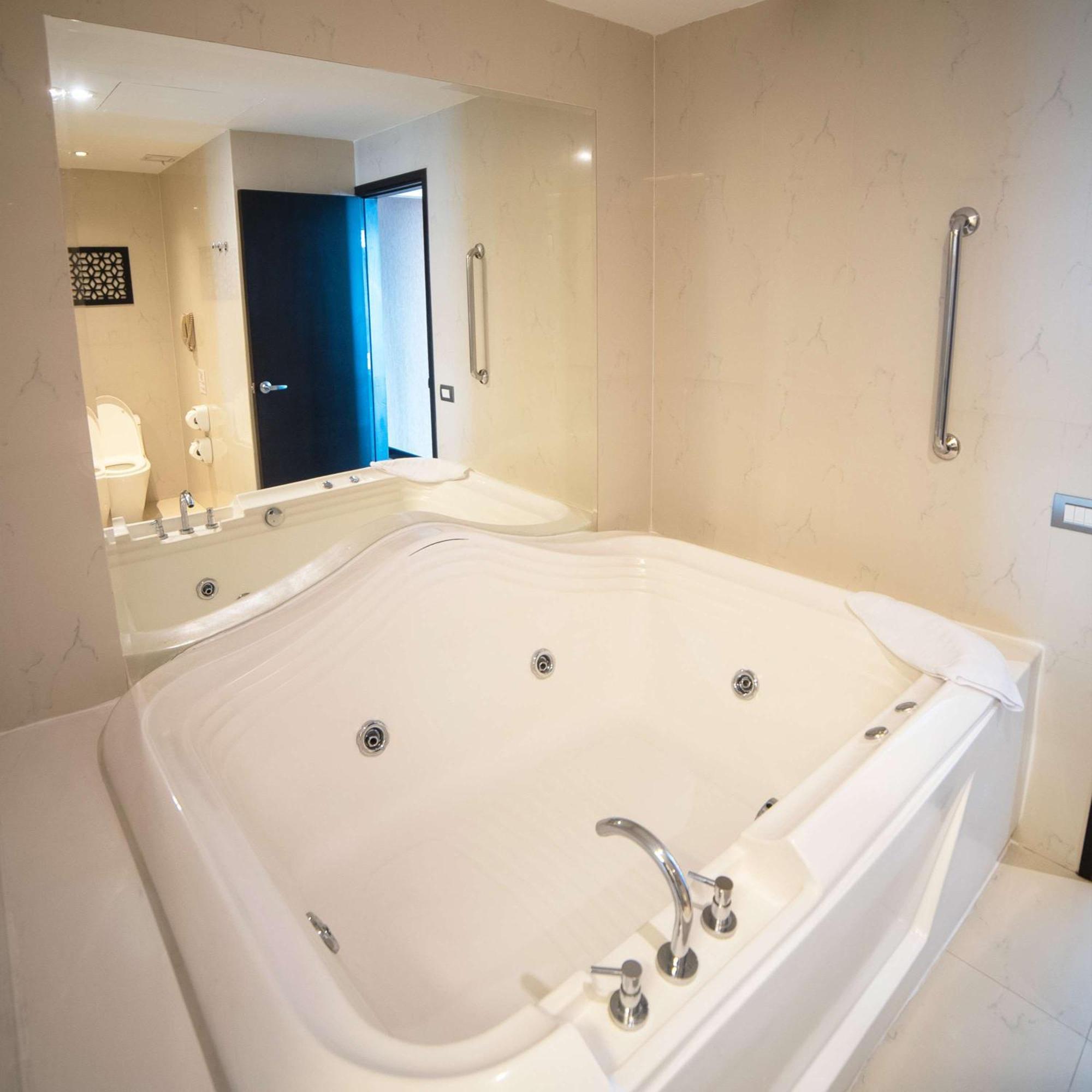 מלון Encalada Doubletree By Hilton Trujillo מראה חיצוני תמונה