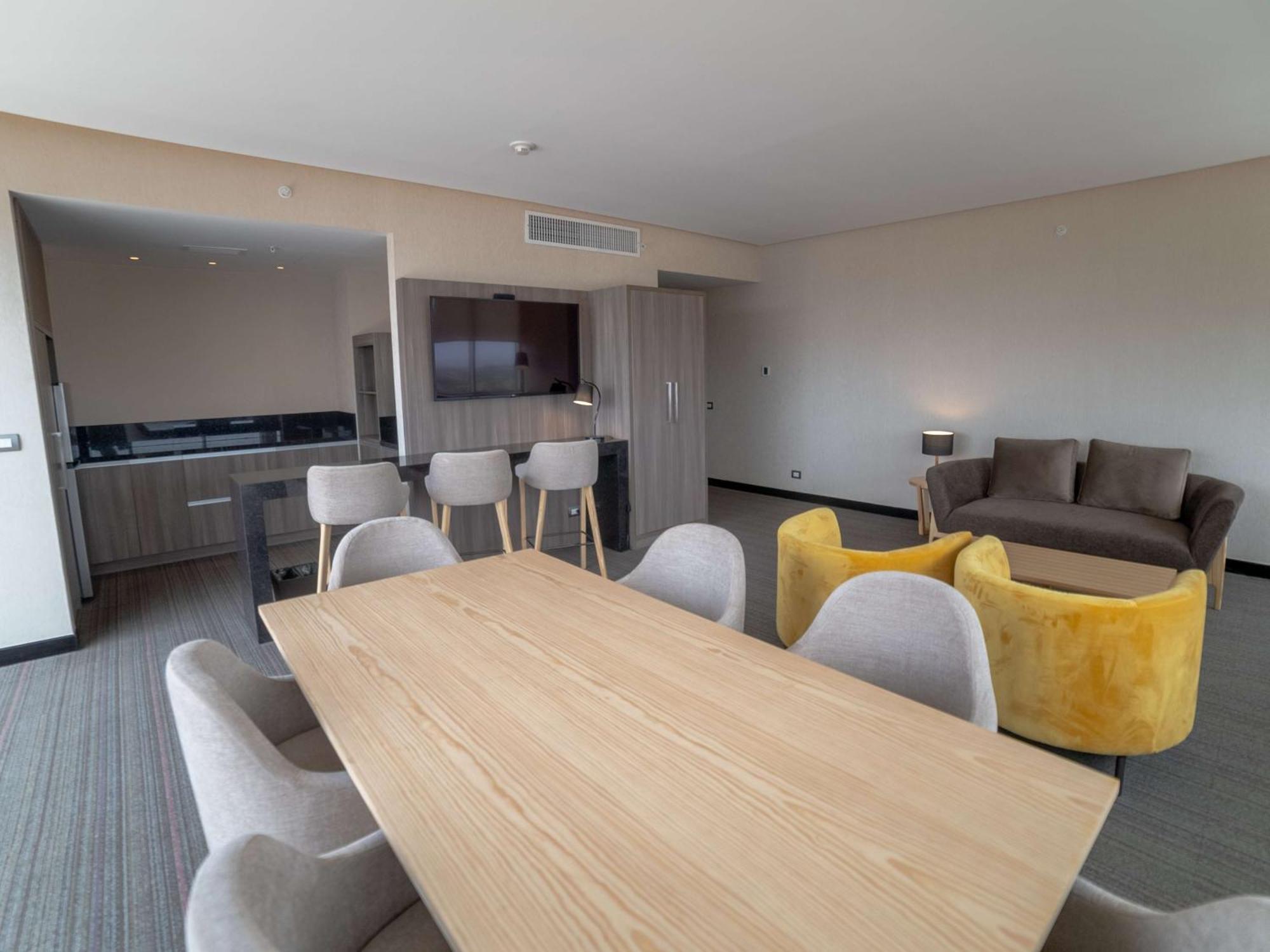 מלון Encalada Doubletree By Hilton Trujillo מראה חיצוני תמונה